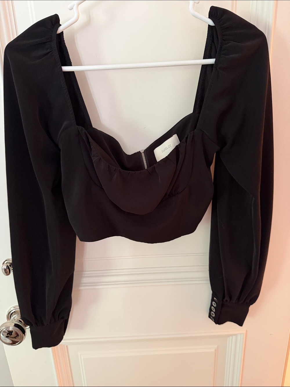 Capulet Black Long-Sleeve Cropped Square-Neck cropped Top - Women's small